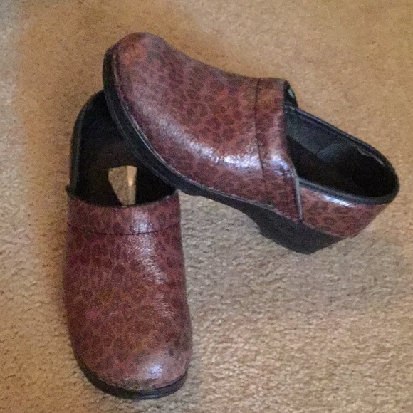 Clocs Shoes - Picture 3 of 7